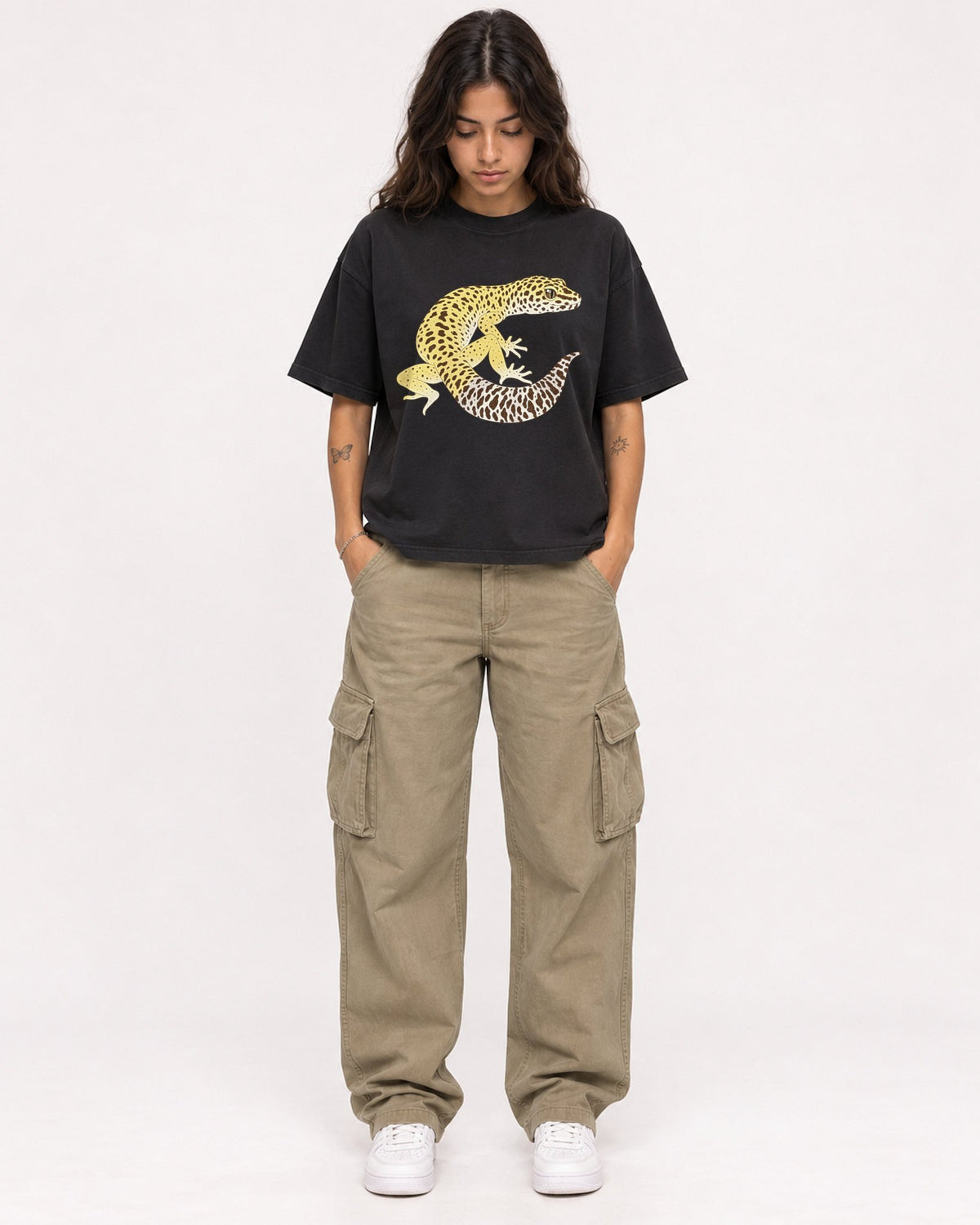 Mockup Boxy Heavyweight Tee Black female full-body 06