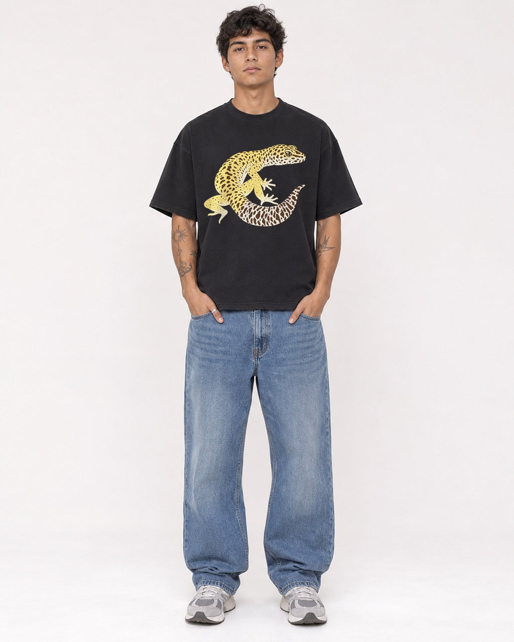 Mockup Boxy Heavyweight Tee Black male full-body 06