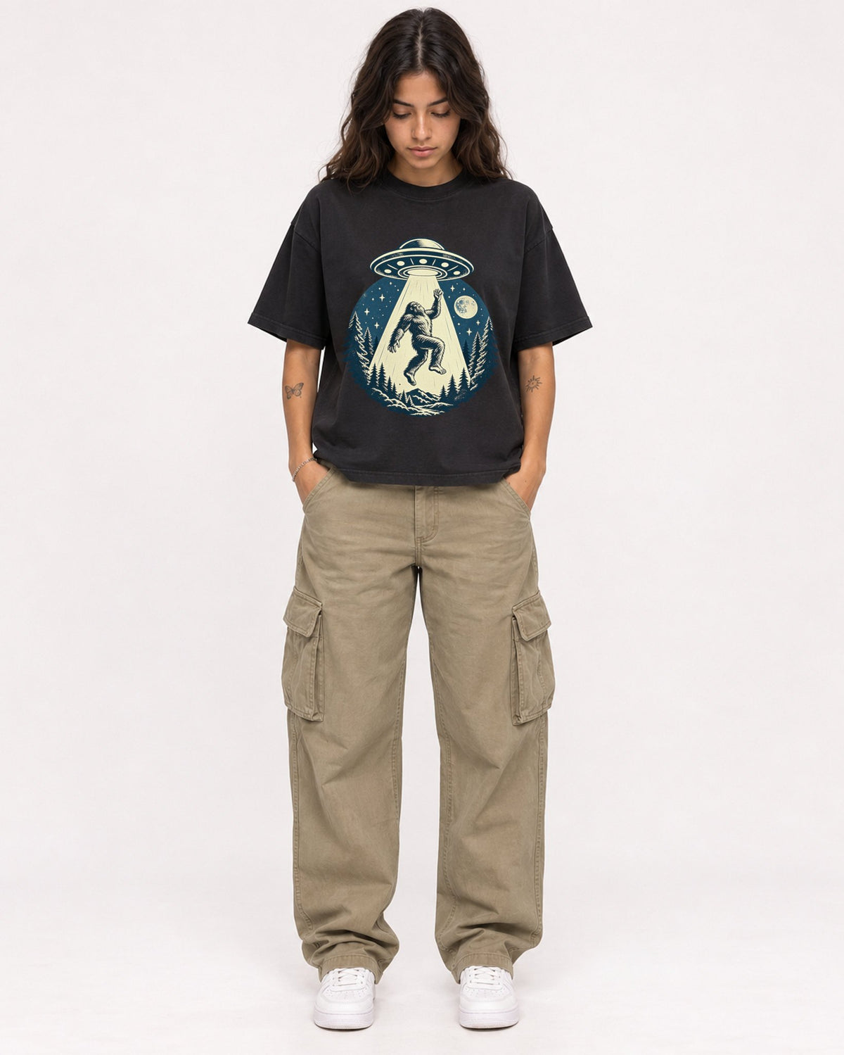 Mockup Boxy Heavyweight Tee Black female full-body 06