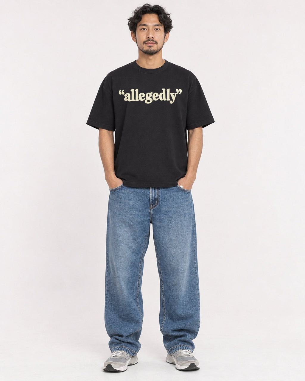 Mockup Boxy Heavyweight Tee Black male full-body 02