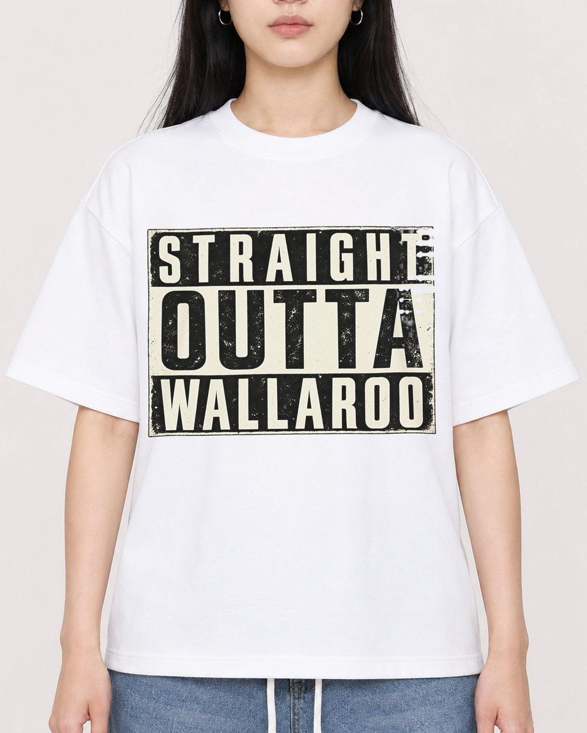 Mockup Boxy Heavyweight Tee White female close-up 01