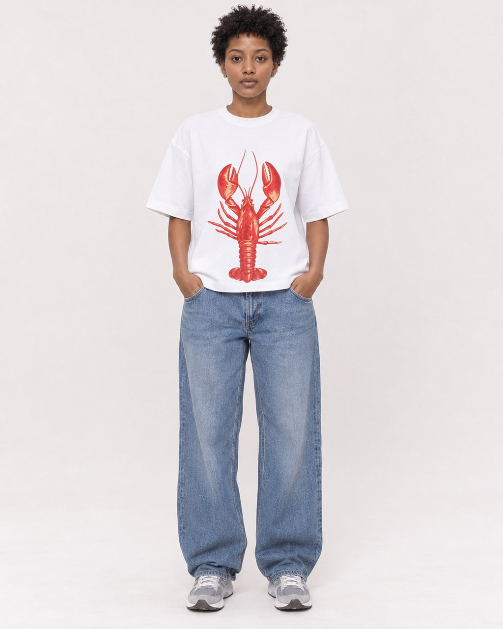 Mockup Boxy Heavyweight Tee White female full-body 35