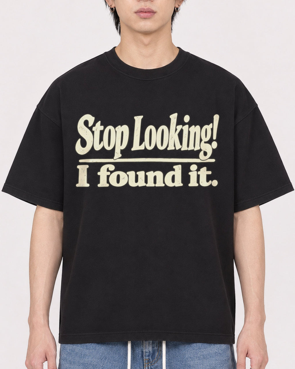 Mockup Boxy Heavyweight Tee Black male close-up 11