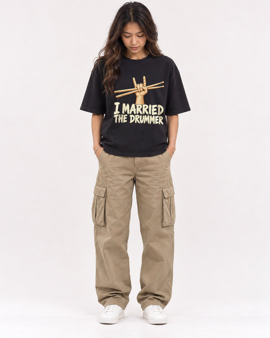 Mockup Boxy Heavyweight Tee Black female full-body 02