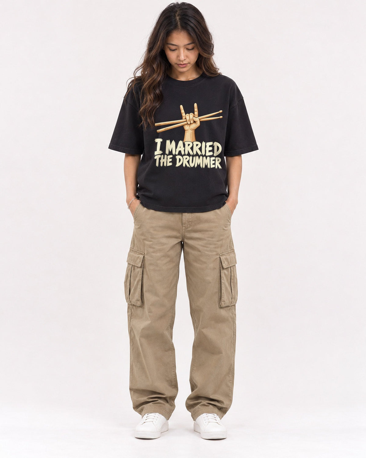 Mockup Boxy Heavyweight Tee Black female full-body 02