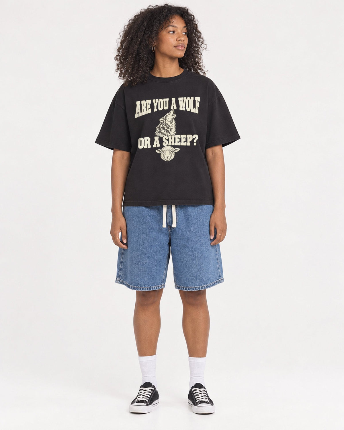 Mockup Boxy Heavyweight Tee Black female full-body 05