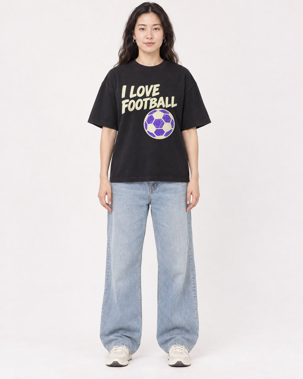 Mockup Boxy Heavyweight Tee Black female full-body 03