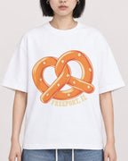 Mockup Boxy Heavyweight Tee White female close-up 11