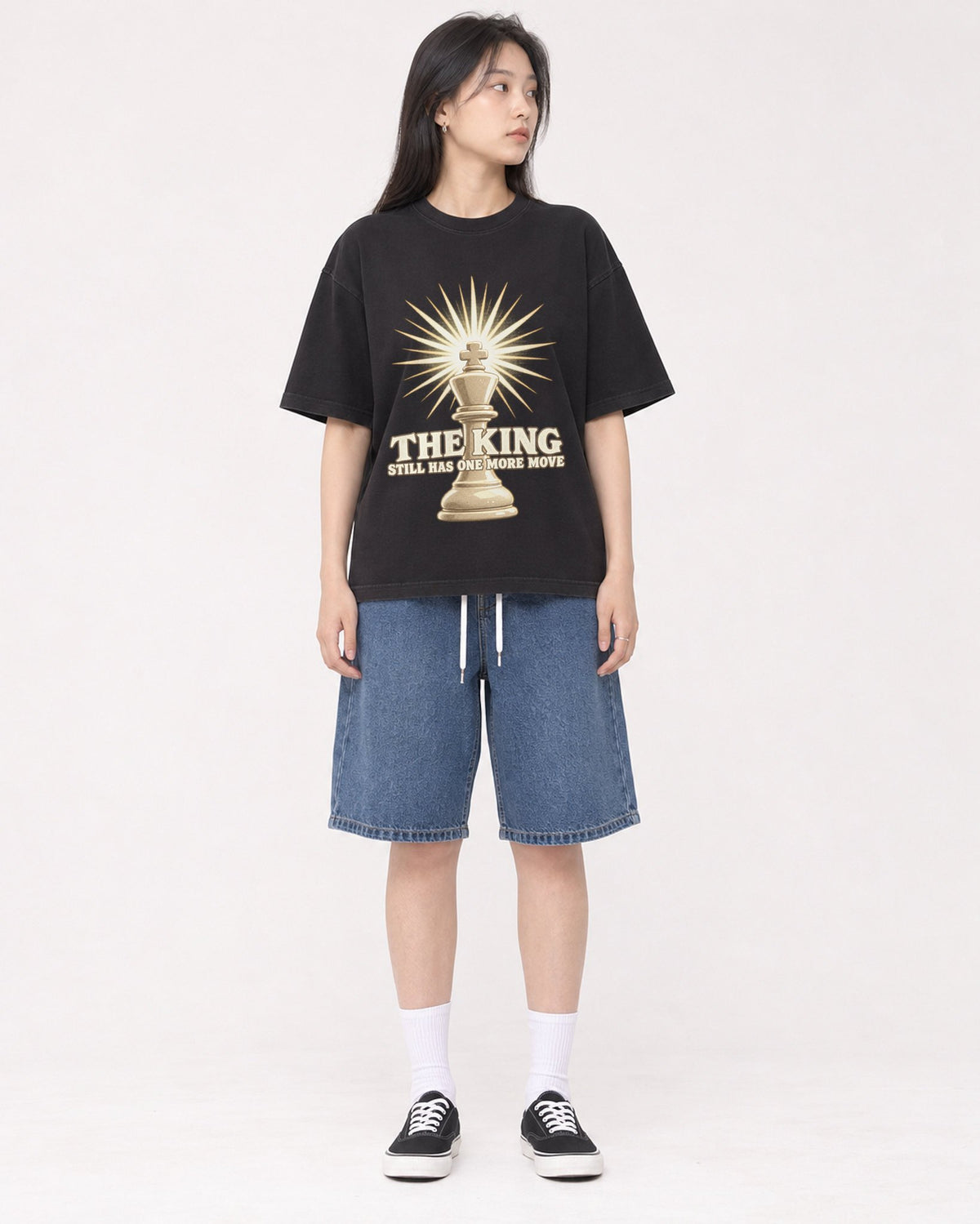 Mockup Boxy Heavyweight Tee Black female full-body 01