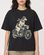 Mockup Boxy Heavyweight Tee Black female close-up 02