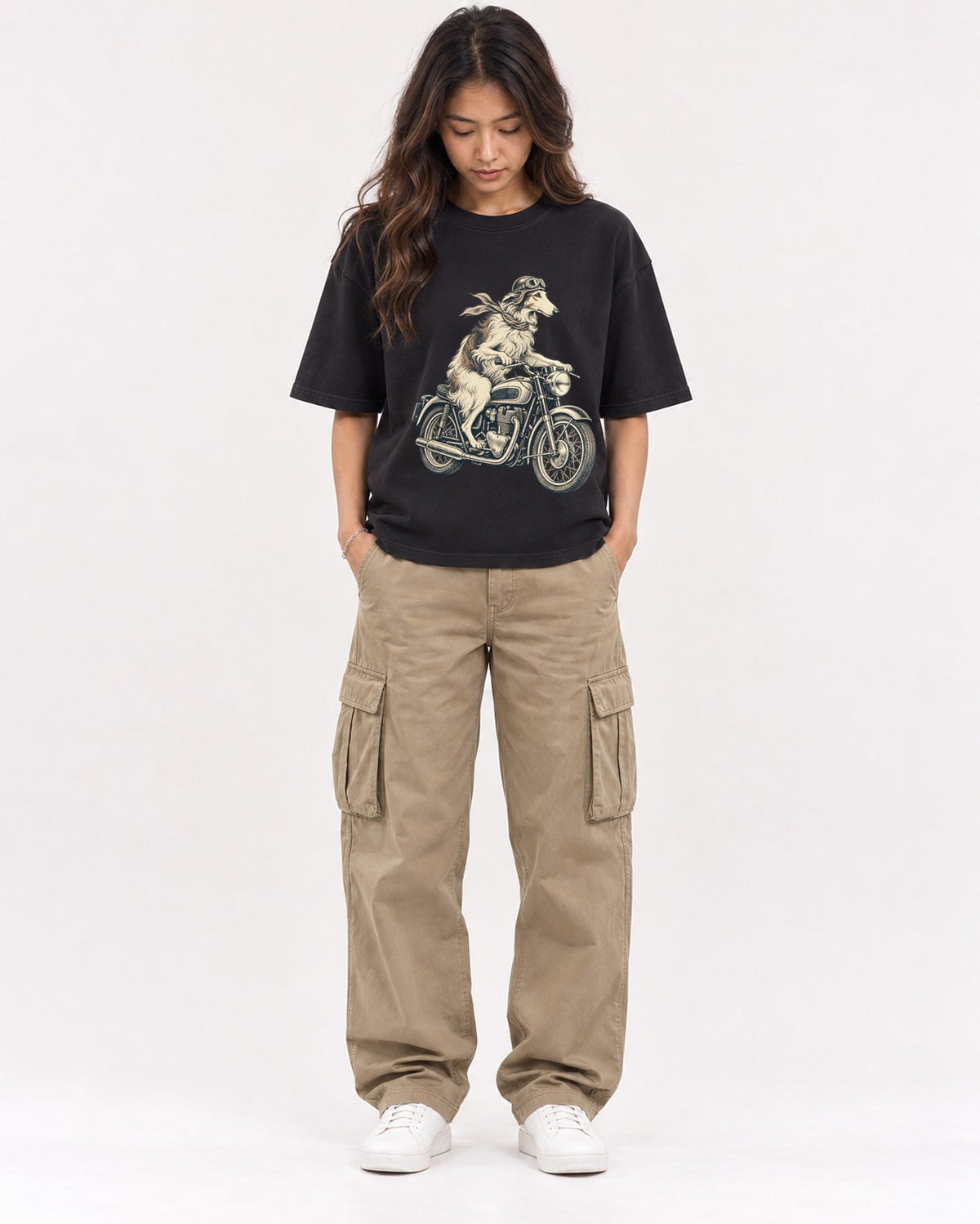 Mockup Boxy Heavyweight Tee Black female full-body 02