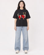 Mockup Boxy Heavyweight Tee Black female full-body 03