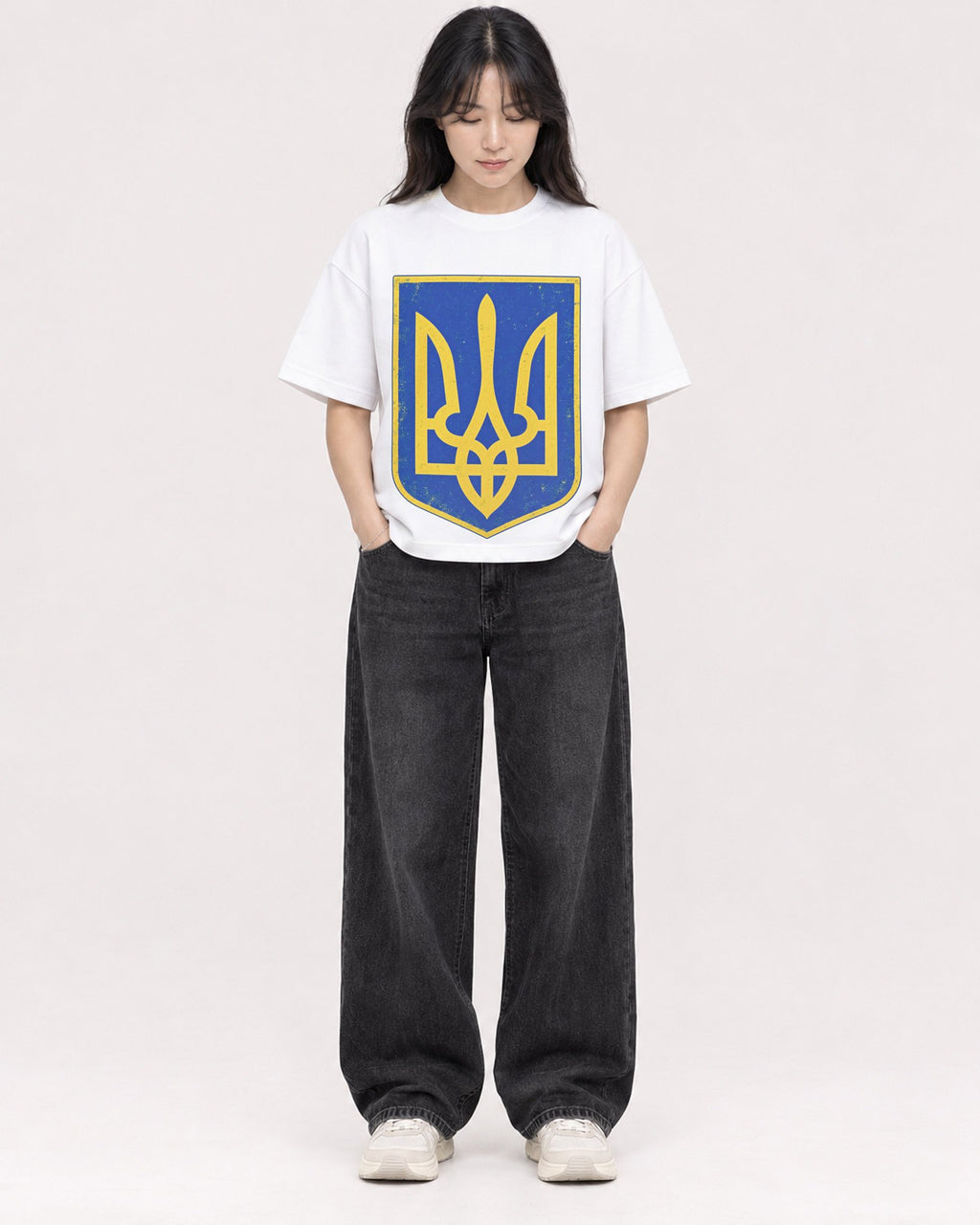 Mockup Boxy Heavyweight Tee White female full-body 13