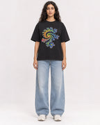 Mockup Boxy Heavyweight Tee Black female full-body 07