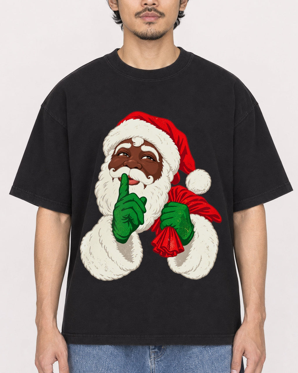Mockup Boxy Heavyweight Tee Black male close-up 02