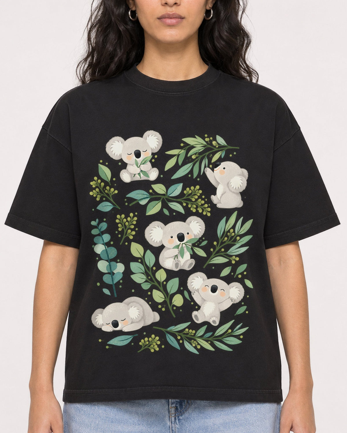 Mockup Boxy Heavyweight Tee Black female close-up 07