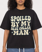 Mockup Boxy Heavyweight Tee Black female close-up 05