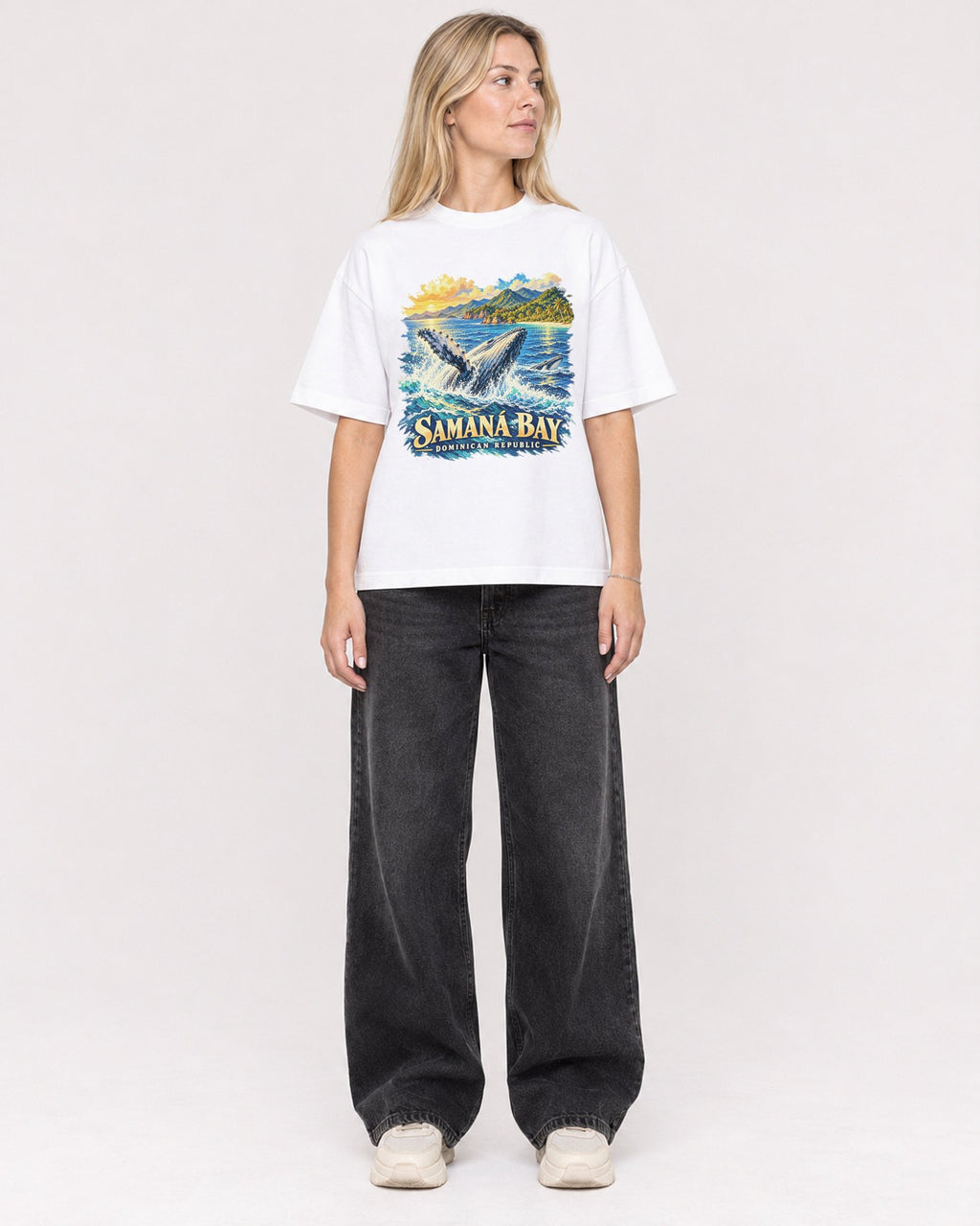 Mockup Boxy Heavyweight Tee White female full-body 08