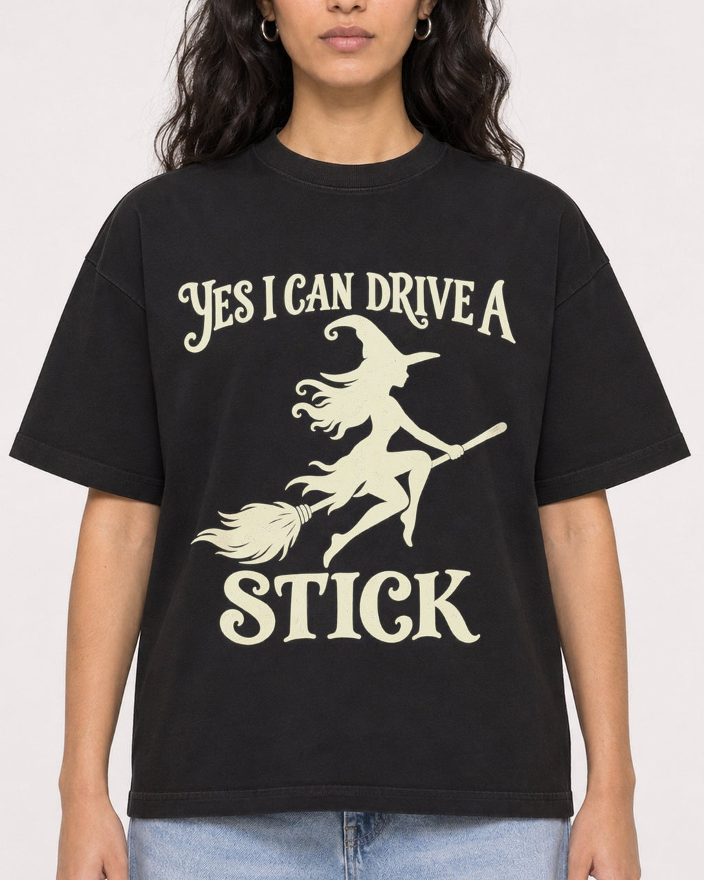 Mockup Boxy Heavyweight Tee Black female close-up 07