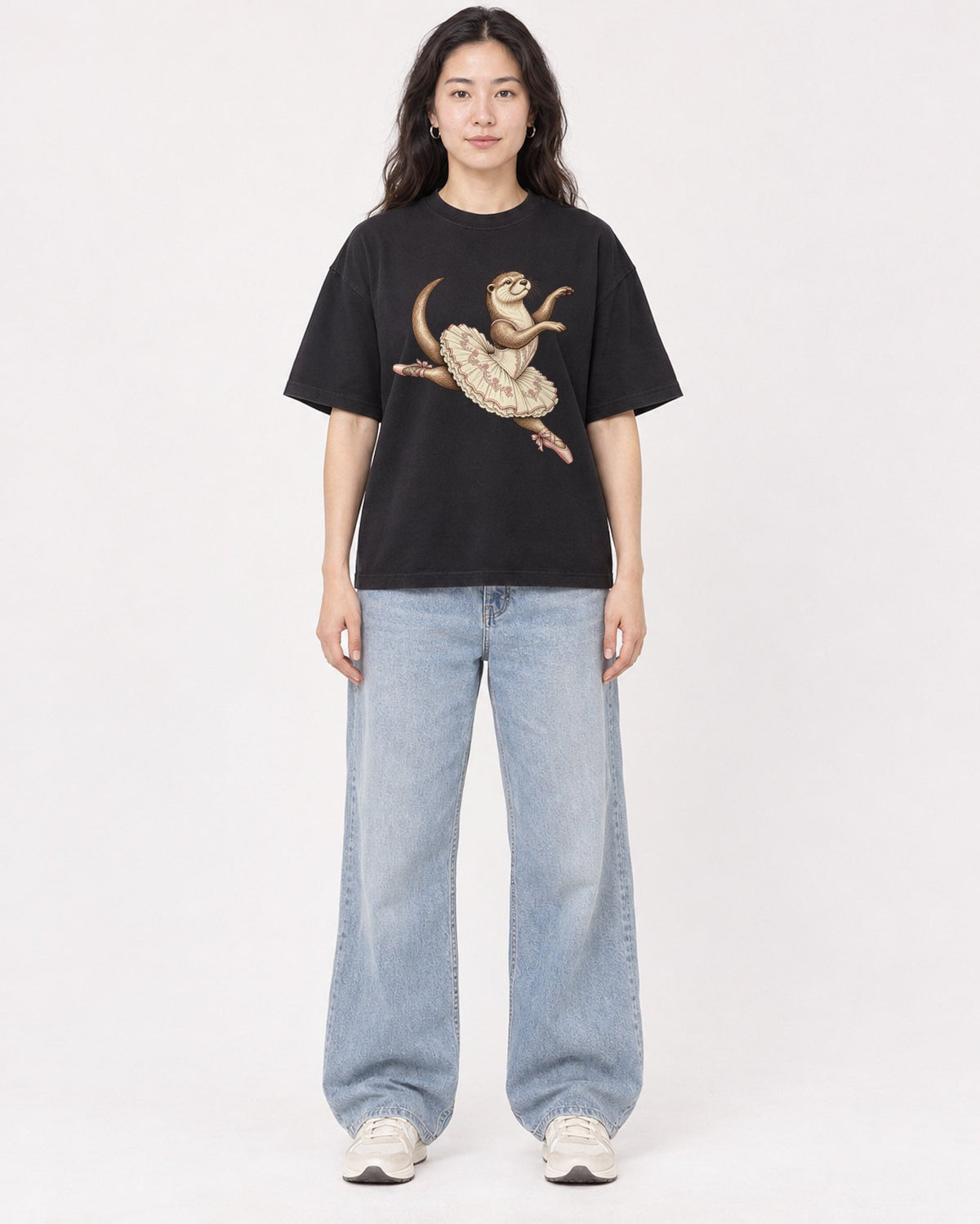 Mockup Boxy Heavyweight Tee Black female full-body 03