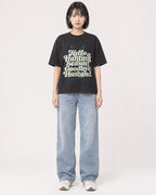 Mockup Boxy Heavyweight Tee Black female full-body 11