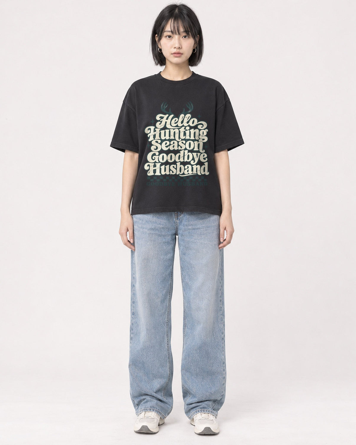 Mockup Boxy Heavyweight Tee Black female full-body 11