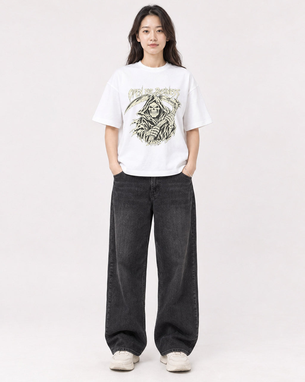 Mockup Boxy Heavyweight Tee White female full-body 03