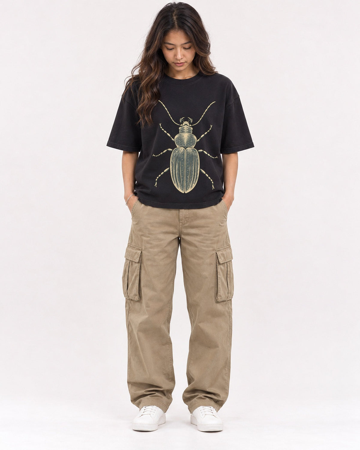 Mockup Boxy Heavyweight Tee Black female full-body 02