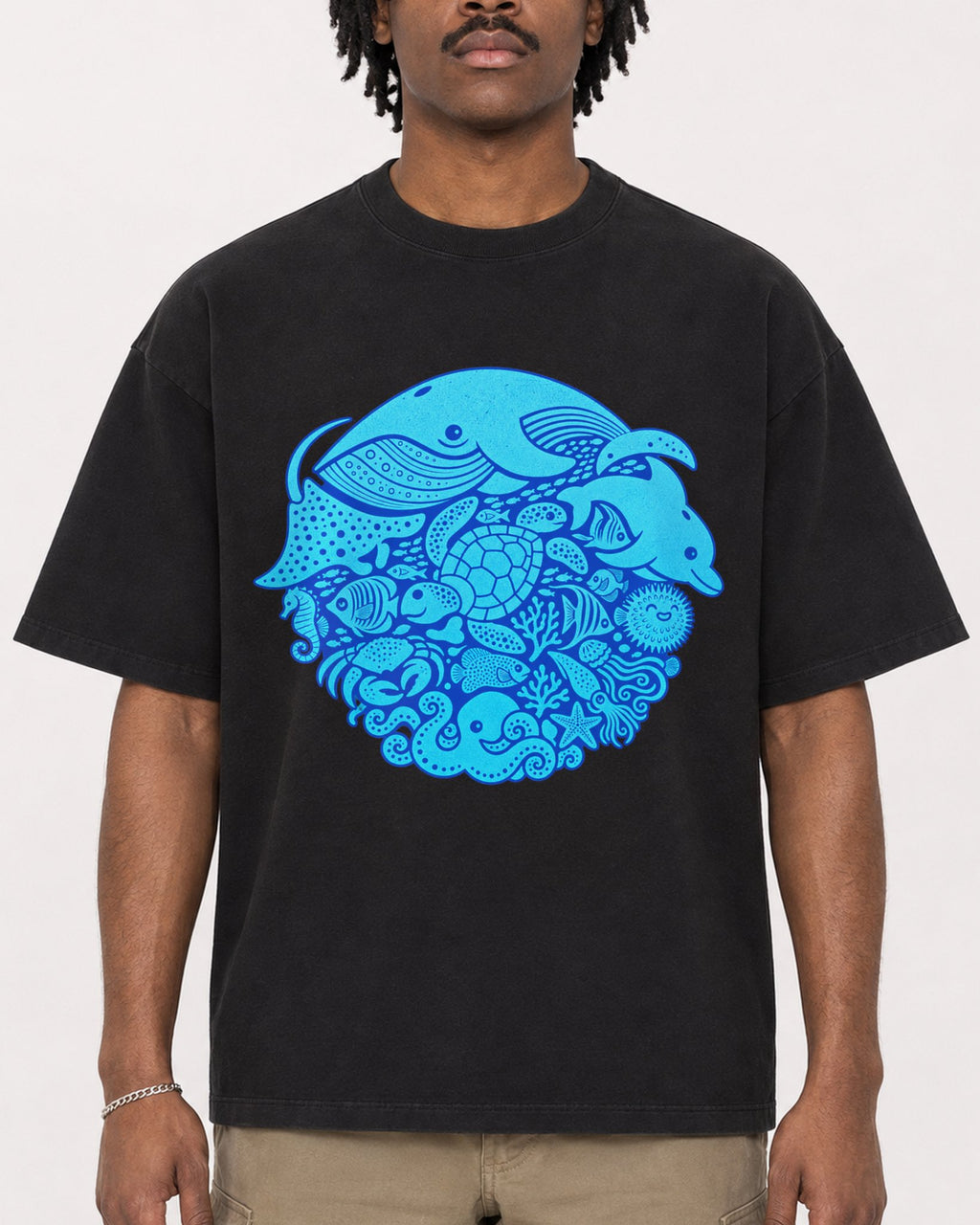 Mockup Boxy Heavyweight Tee Black male close-up 04