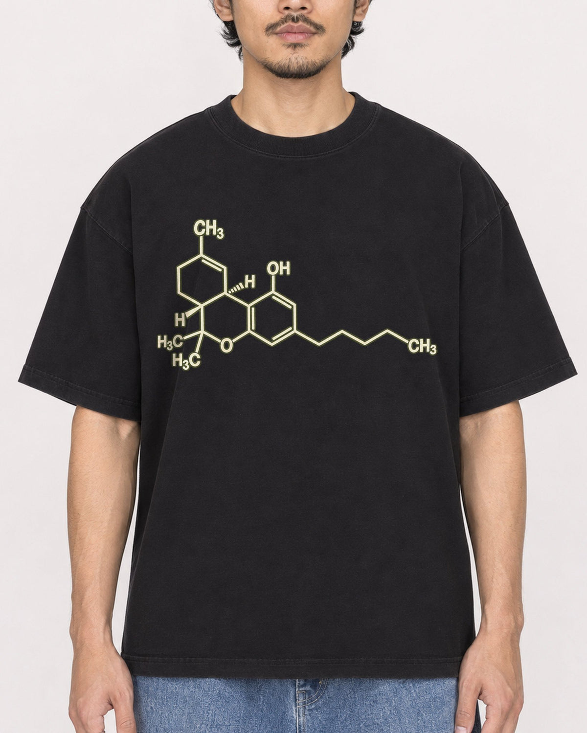 Mockup Boxy Heavyweight Tee Black male close-up 02