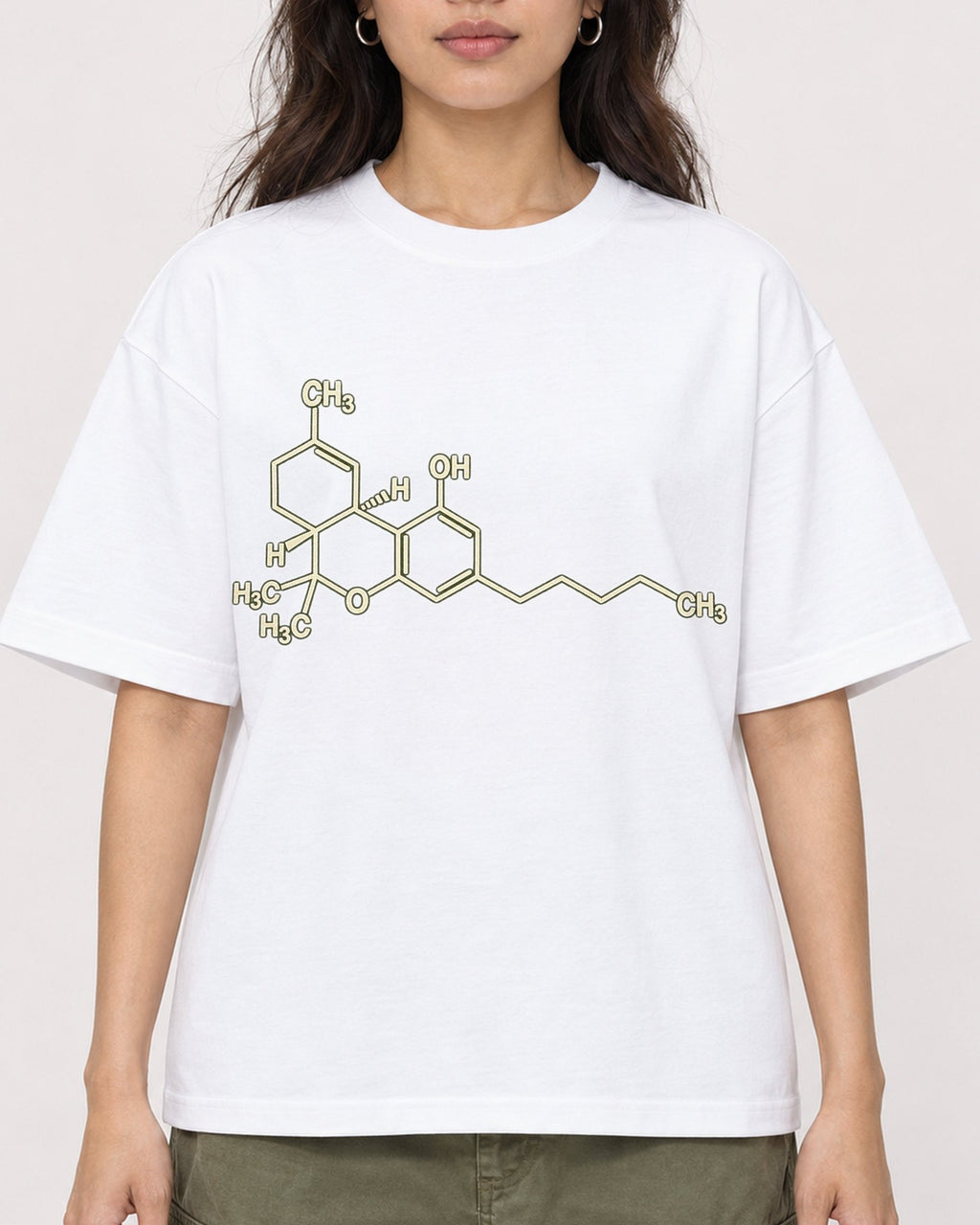 Mockup Boxy Heavyweight Tee White female close-up 02