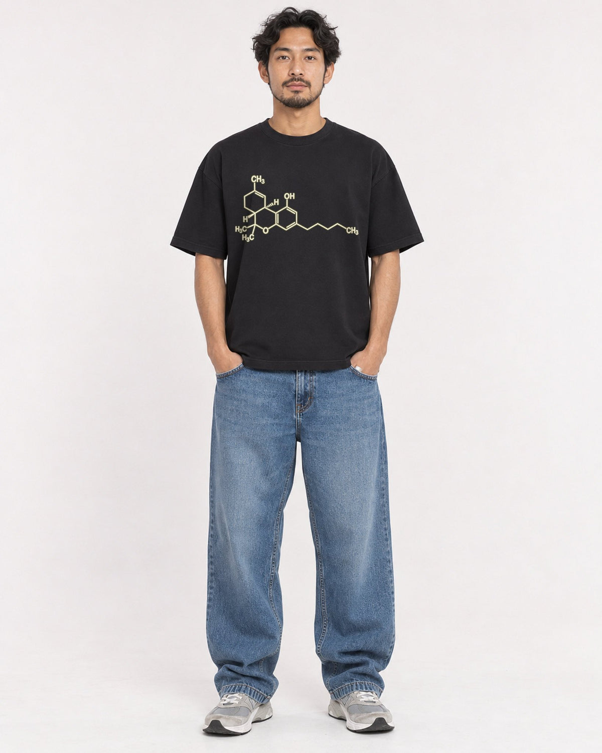 Mockup Boxy Heavyweight Tee Black male full-body 02