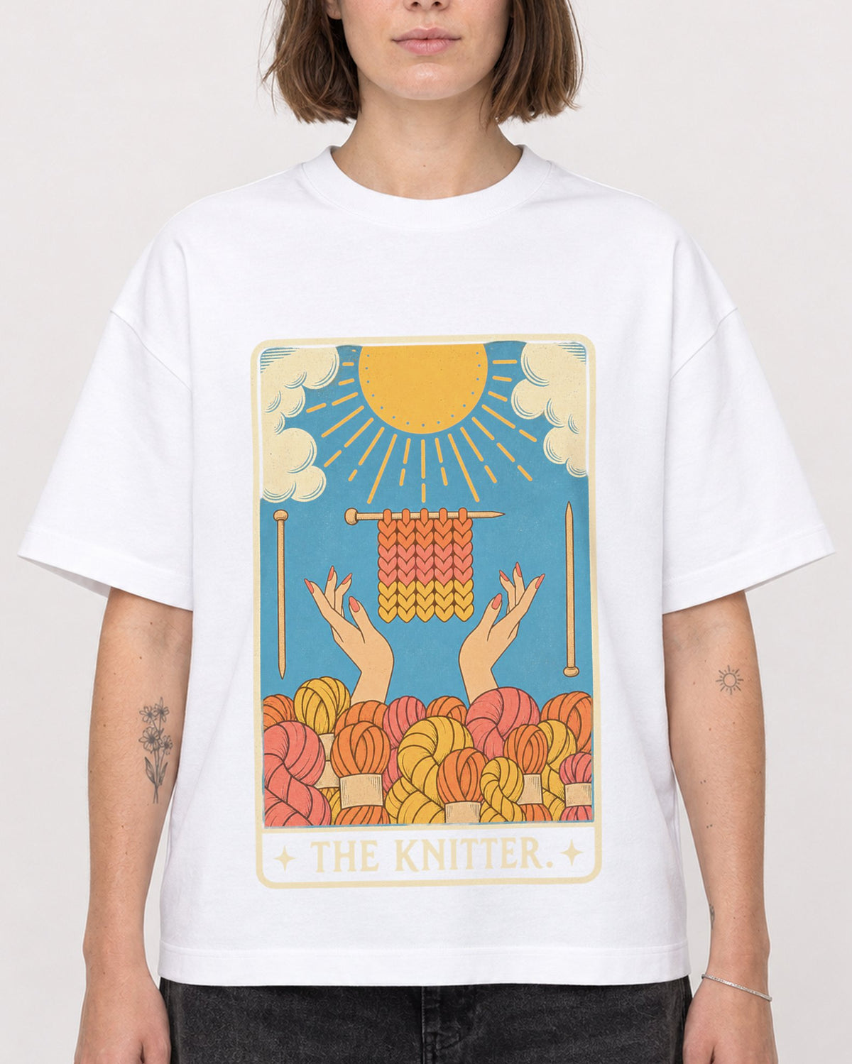 Mockup Boxy Heavyweight Tee White female close-up 18