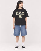 Mockup Boxy Heavyweight Tee Black female full-body 13