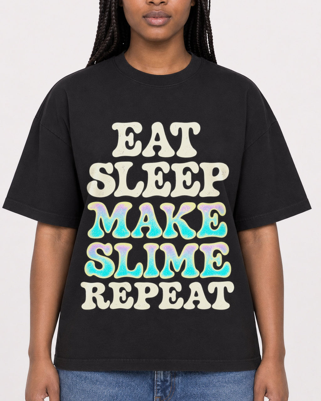 Mockup Boxy Heavyweight Tee Black female close-up 04