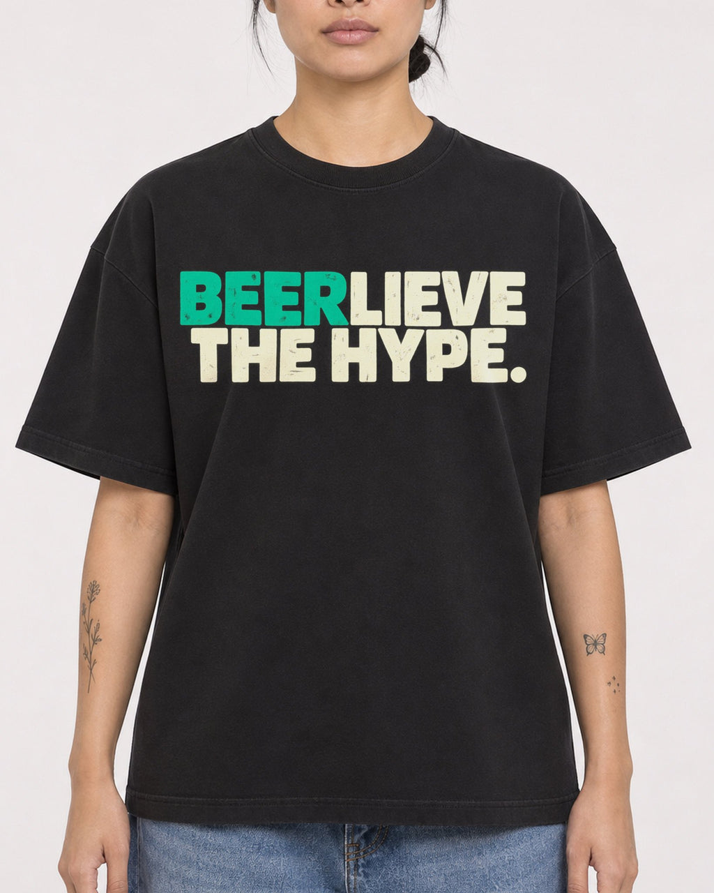 Mockup Boxy Heavyweight Tee Black female close-up 12