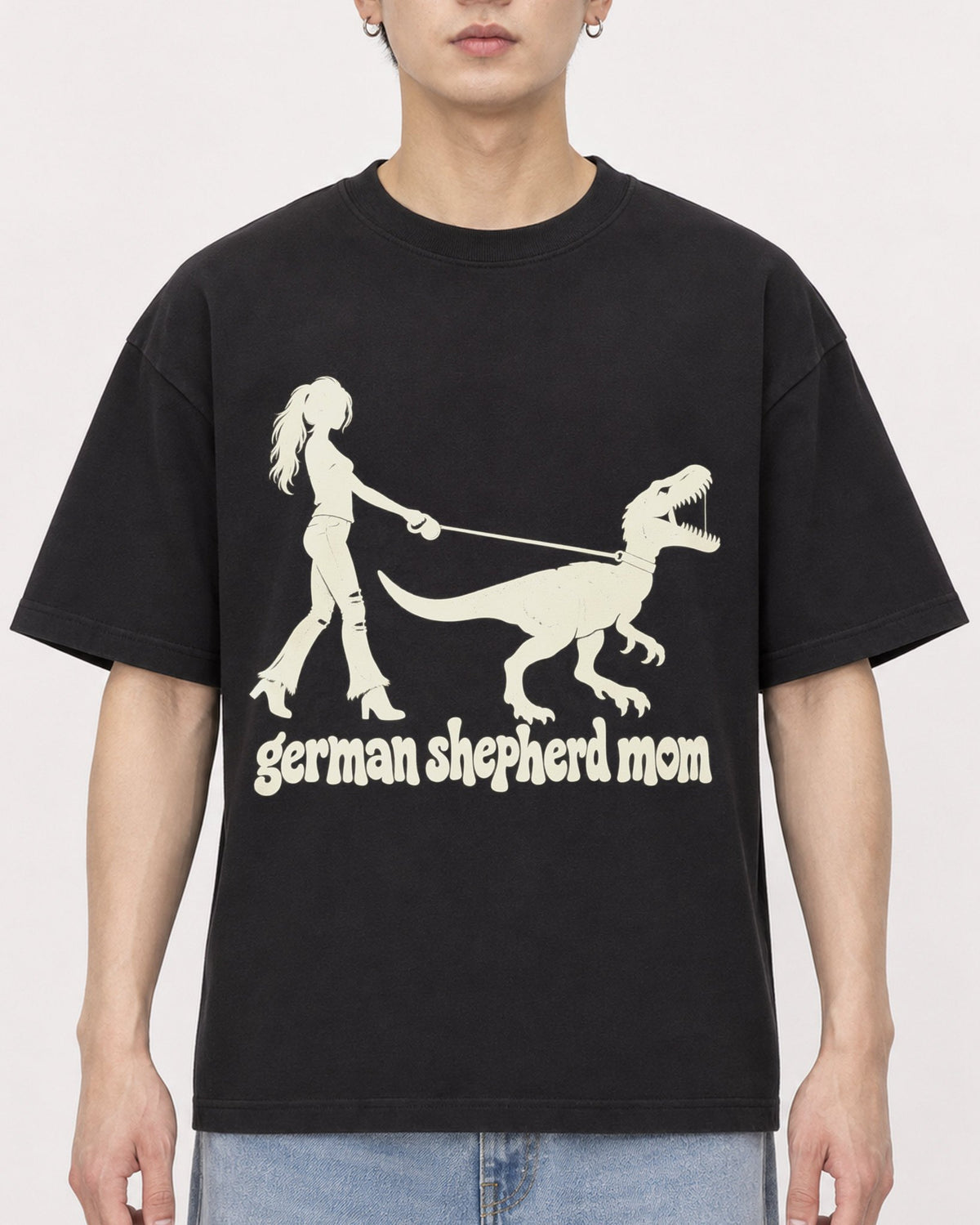 Mockup Boxy Heavyweight Tee Black male close-up 01