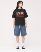 Mockup Boxy Heavyweight Tee Black female full-body 01