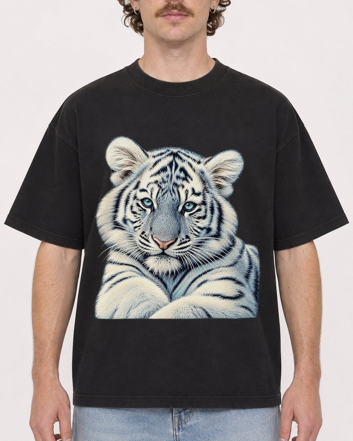 Mockup Boxy Heavyweight Tee Black male close-up 09