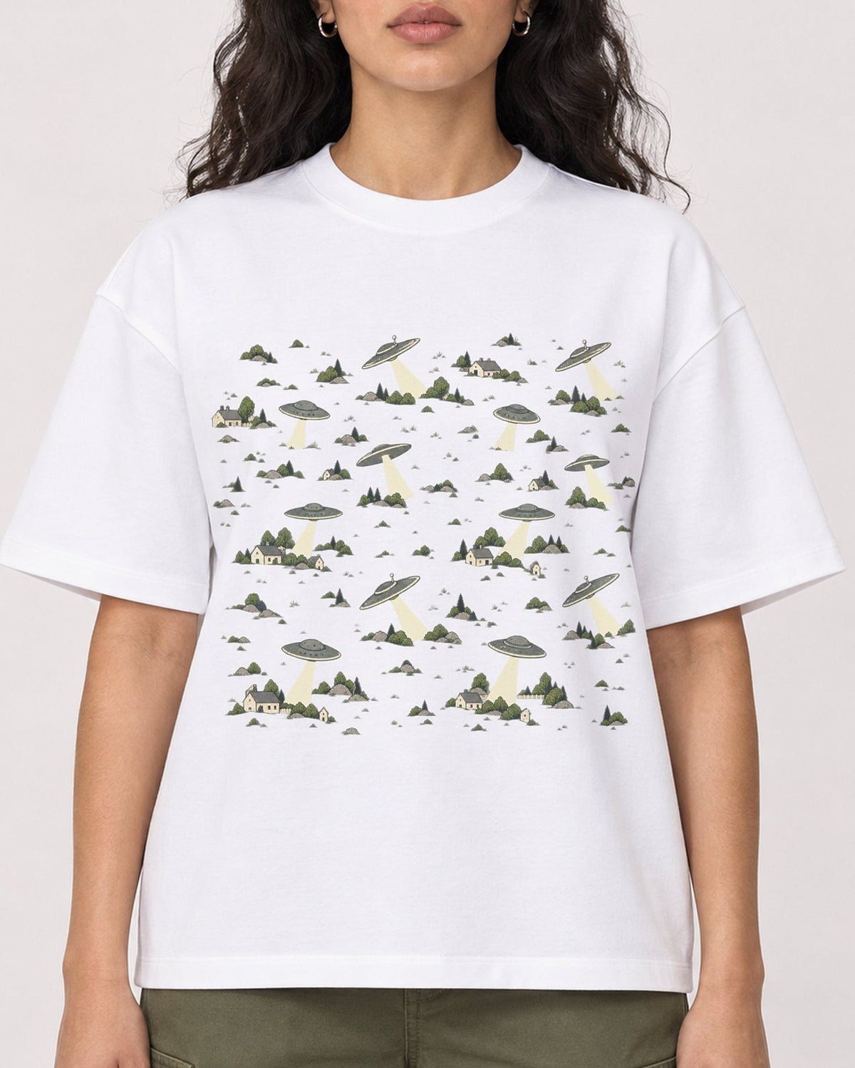 Mockup Boxy Heavyweight Tee White female close-up 07