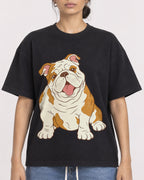 Mockup Boxy Heavyweight Tee Black female close-up 17