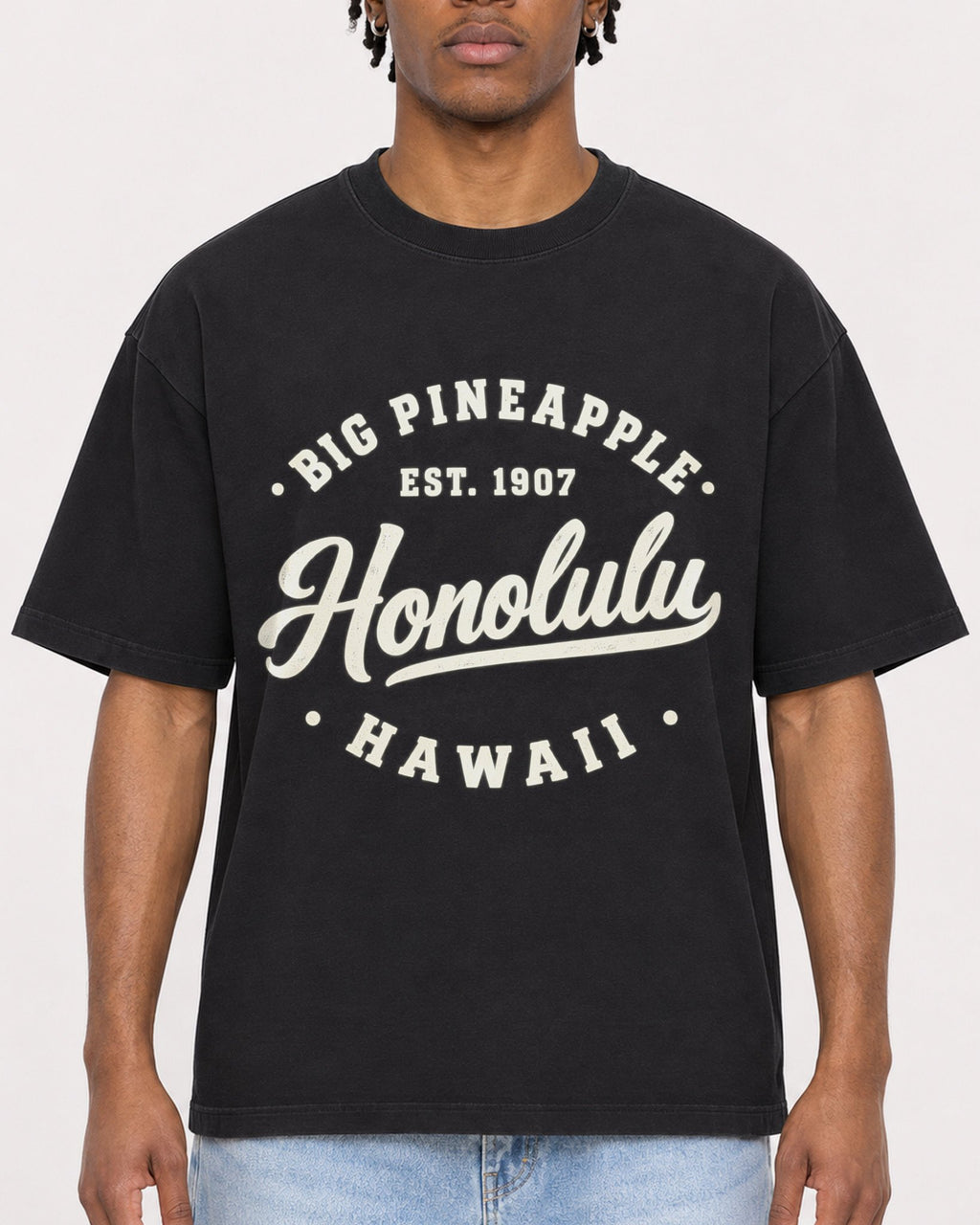 Mockup Boxy Heavyweight Tee Black male close-up 05