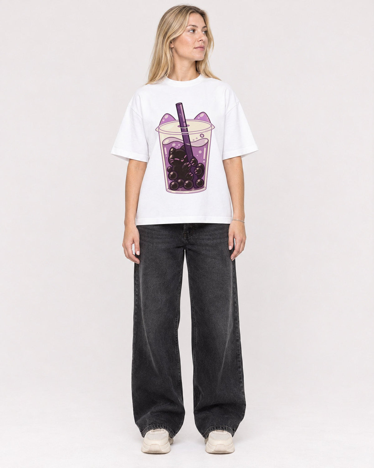 Mockup Boxy Heavyweight Tee White female full-body 08
