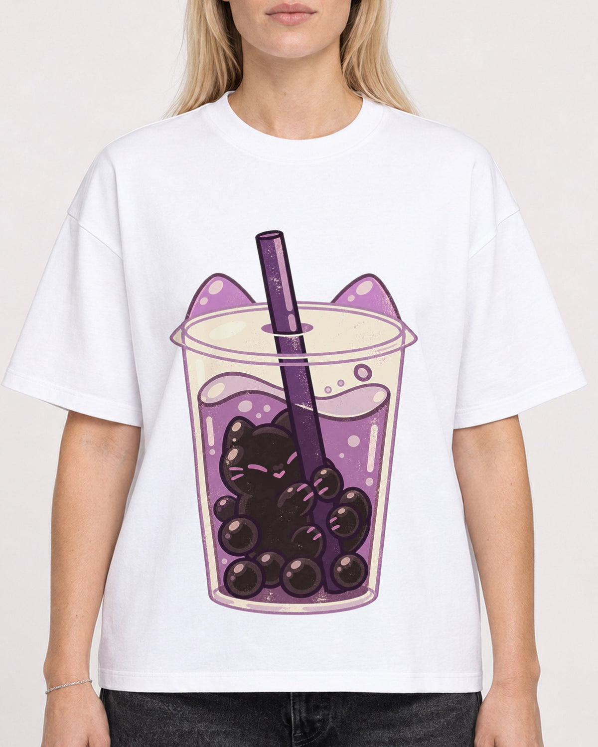 Mockup Boxy Heavyweight Tee White female close-up 08