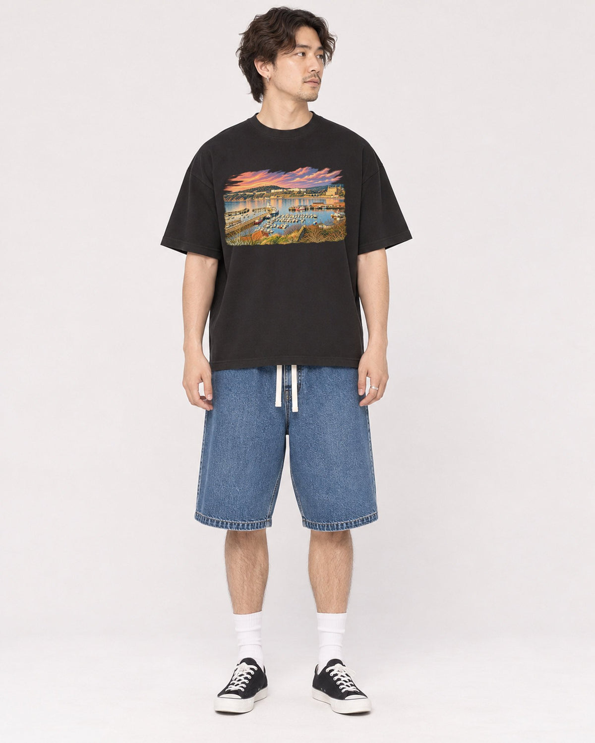 Mockup Boxy Heavyweight Tee Black male full-body 03