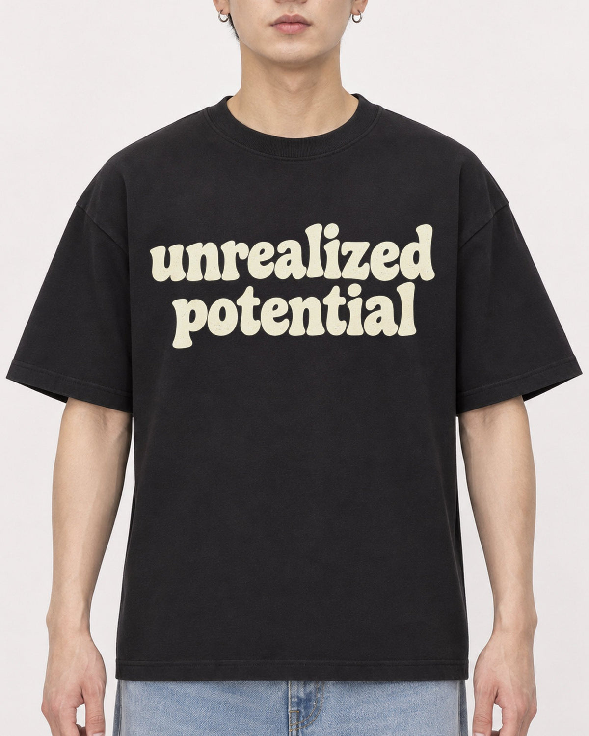 Mockup Boxy Heavyweight Tee Black male close-up 01