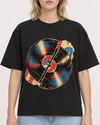 Mockup Boxy Heavyweight Tee Black female close-up 19
