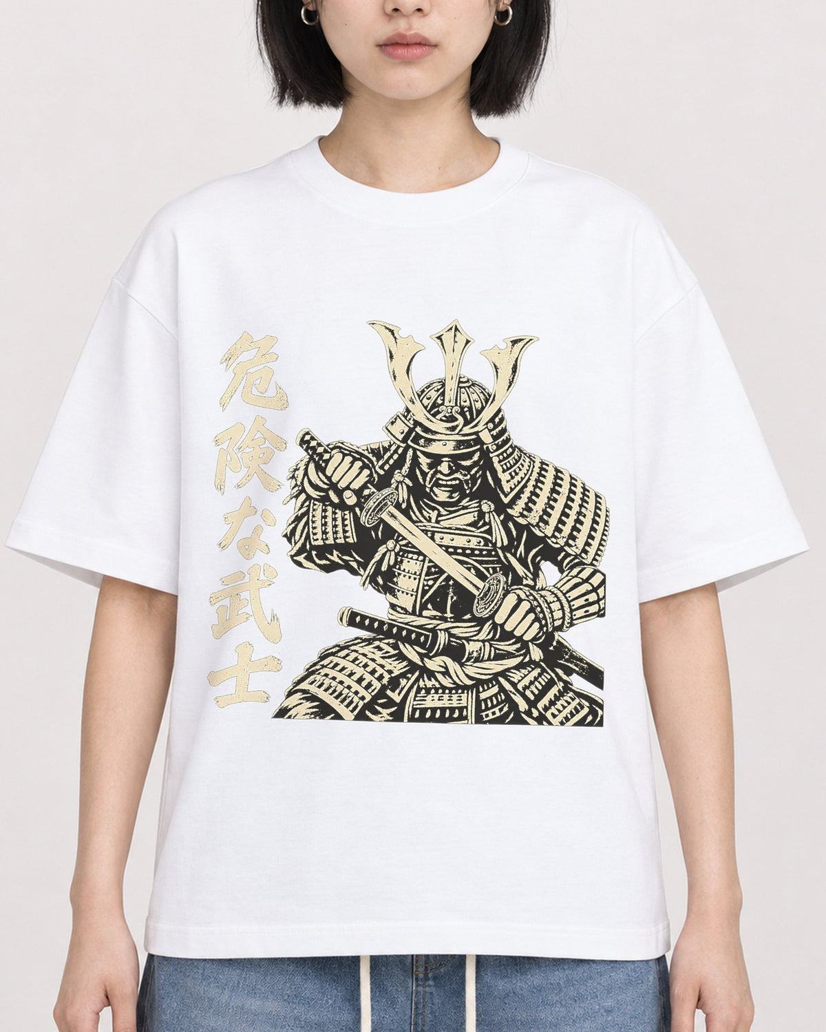 Mockup Boxy Heavyweight Tee White female close-up 11