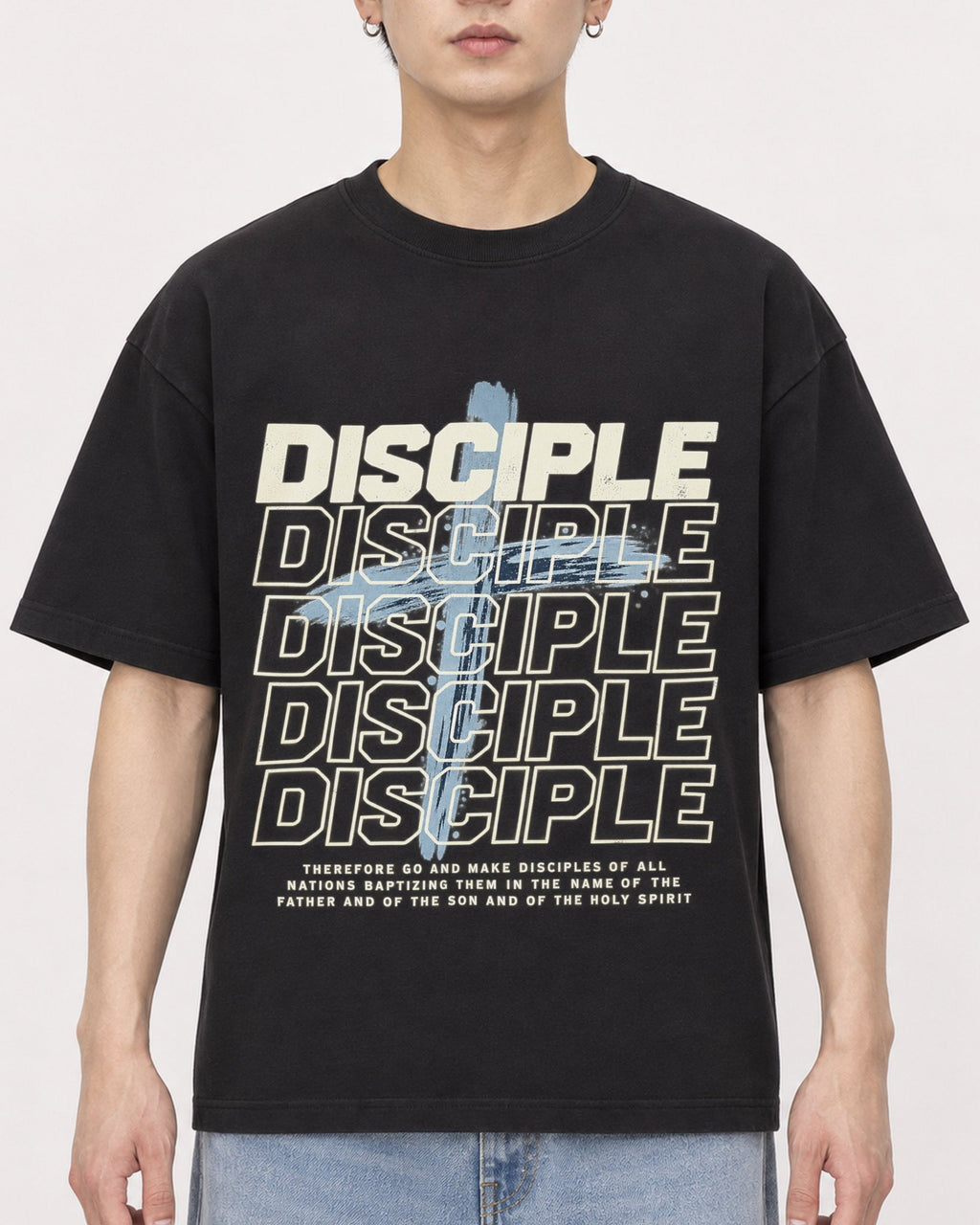 Mockup Boxy Heavyweight Tee Black male close-up 01
