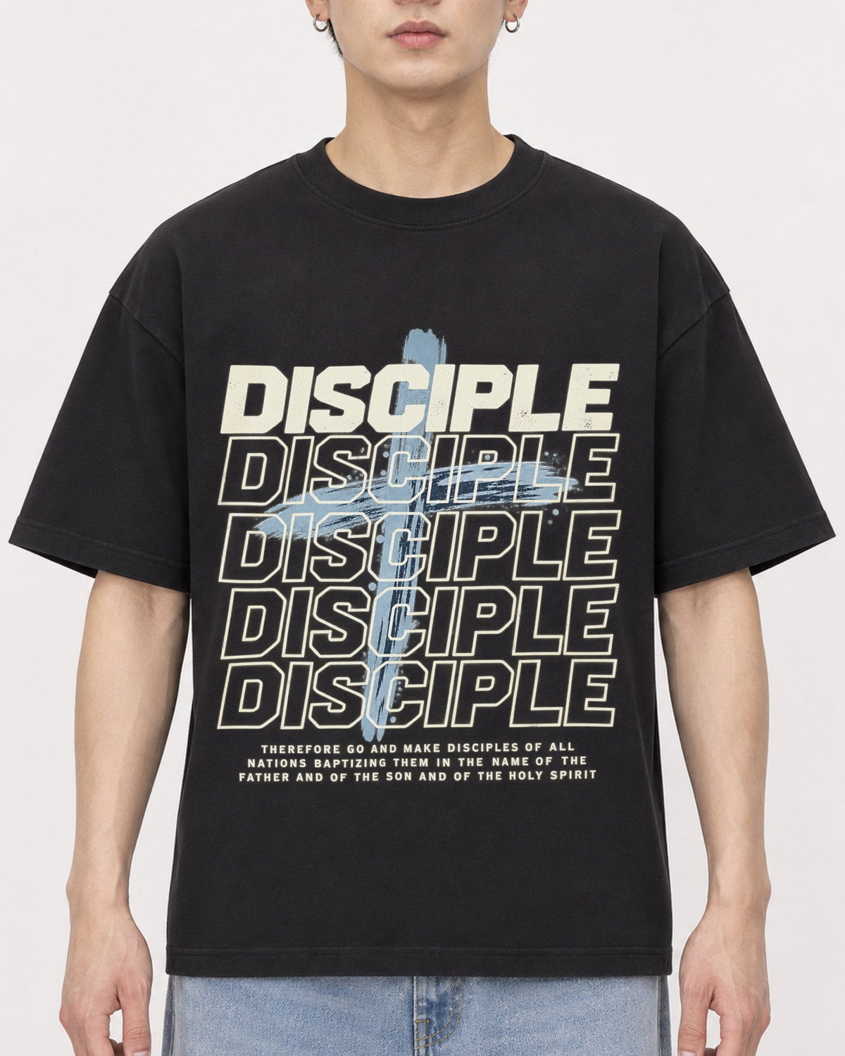 Mockup Boxy Heavyweight Tee Black male close-up 01